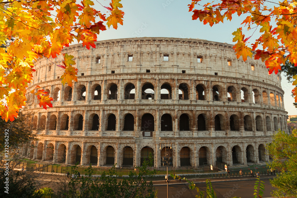 Obraz premium Colosseum at sunset in Rome, Italy