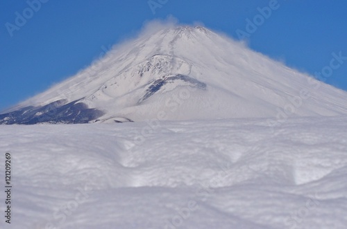 雪の富士山 © quadriclover