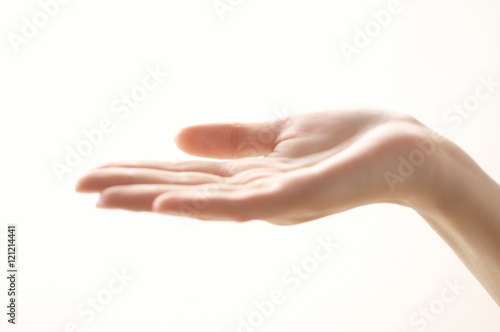 女性の手 © sakura
