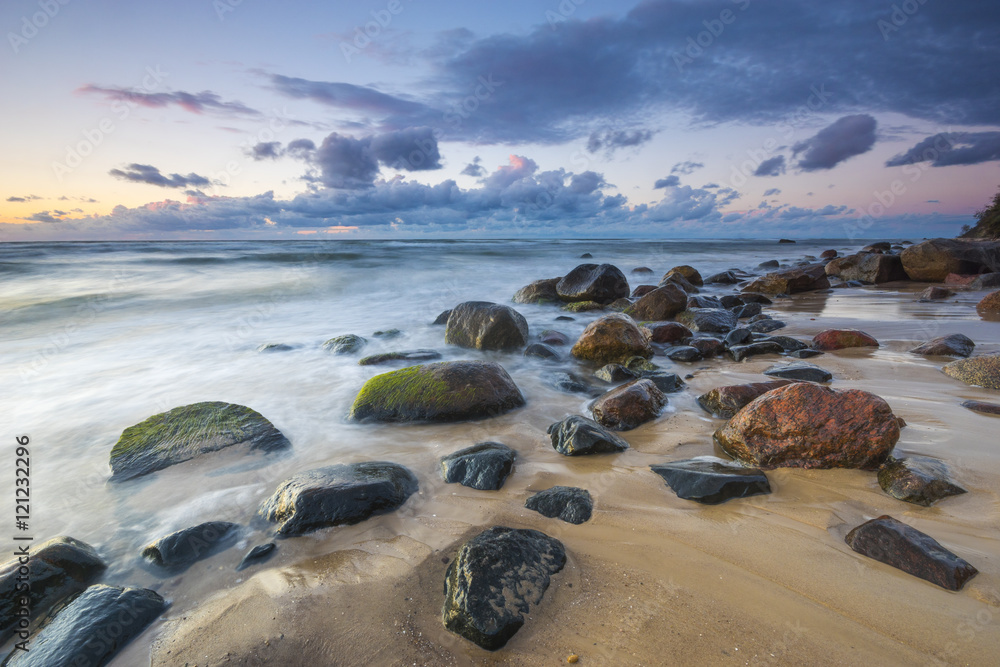 Obraz premium sunset over the sea beach 
