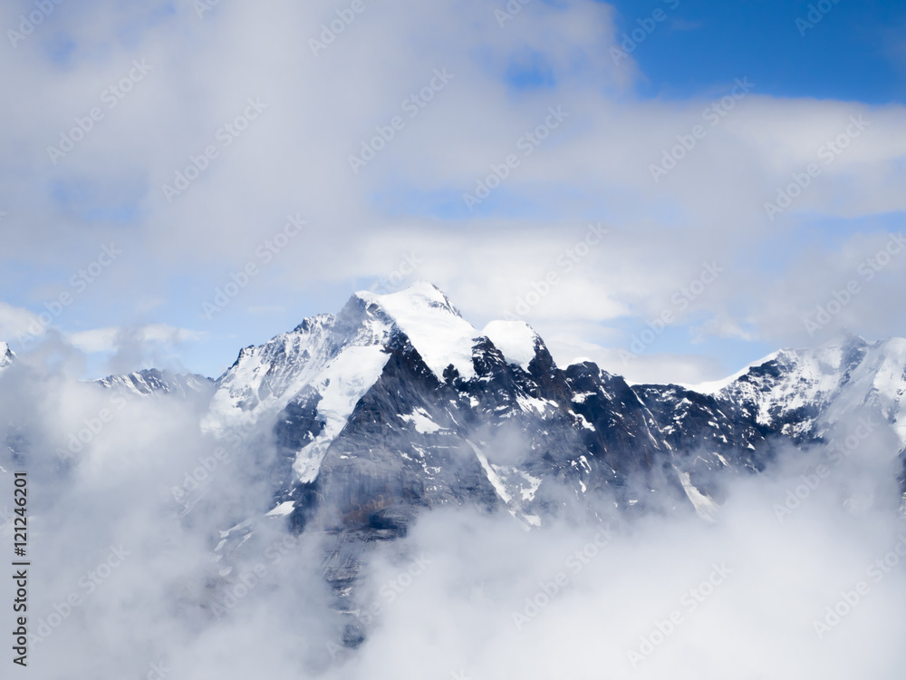 Los alpes suizos desde el Schilthorn  , vista del Jungfrau llamada la cima de Europa OLYMPUS DIGITAL CAMERA
