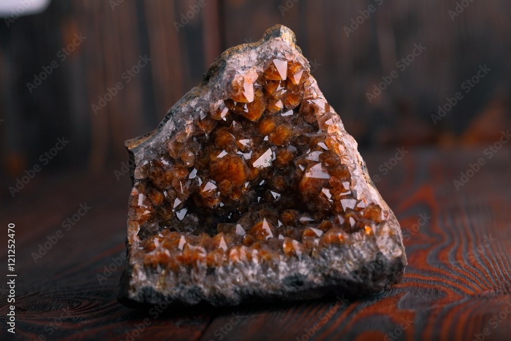 Quartz with iron oxide on hematite. Quartz with iron oxide on hematite.