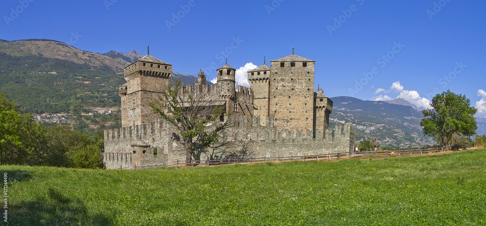 castello di fenis valle d'aosta italia europa italy europe