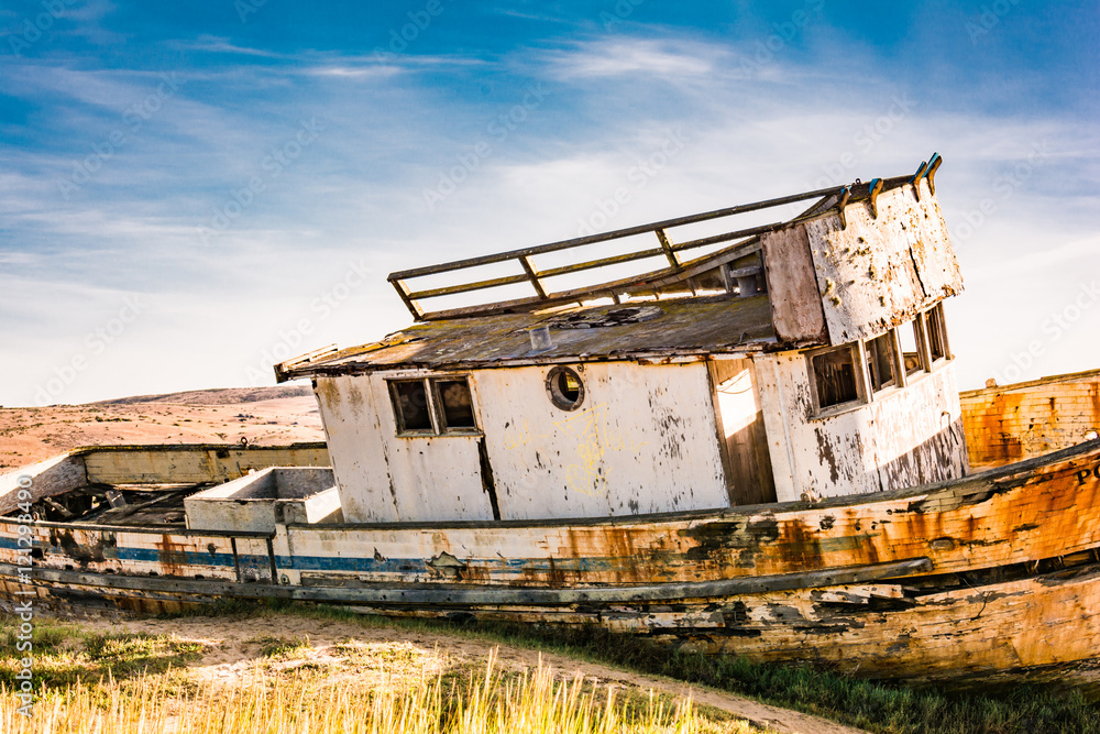Fototapeta premium Abandoned Boat