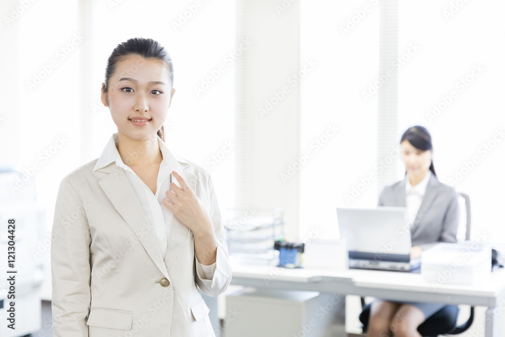 Obraz premium asian businesswoman office image