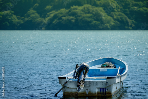 motor boat on a lake © ResitUlas