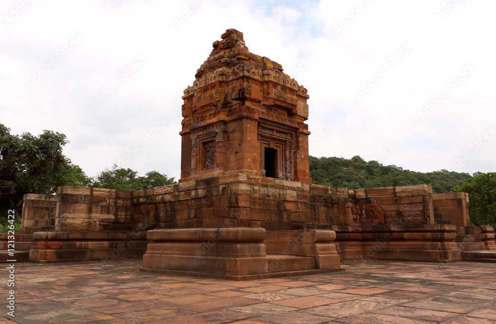 Dashavatara Vishnu Temple of 320-600 AD, is one of the earliest Hindu stone temples to still survive today; shows the beauty of the contemporary architecture.