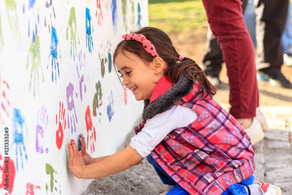 Obraz premium Hand prints, wall painting activity that child.