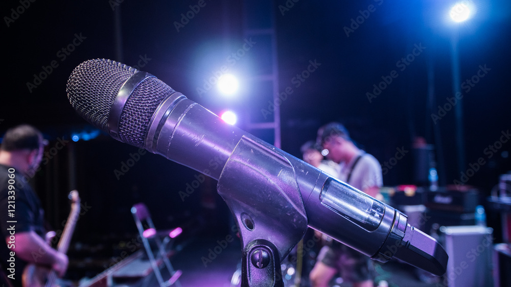 Obraz premium Wireless microphone stand on the stage venue 