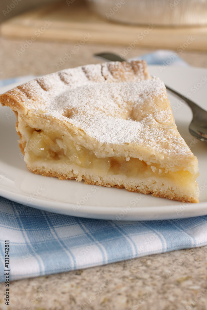 Slice of traditional apple pie Slice of traditional apple pie