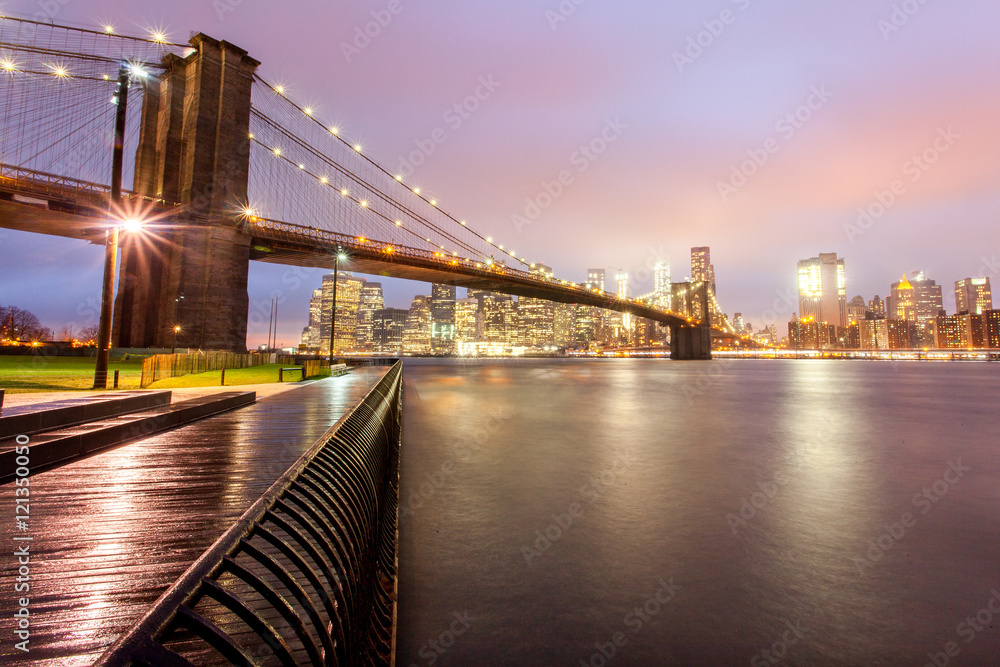 Fototapeta premium Bridge Leading into City