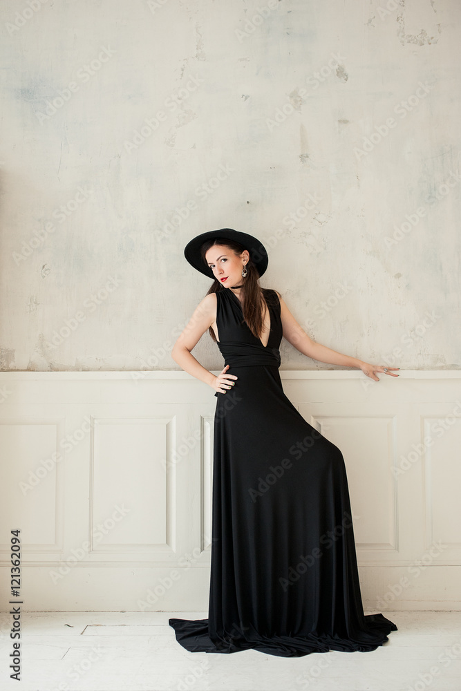 Девушка в черном