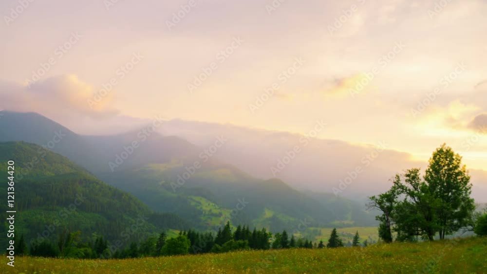 Sunset in the Summer Mountains. Timelapse.
Sunset in the Summer Mountains. Timelapse.