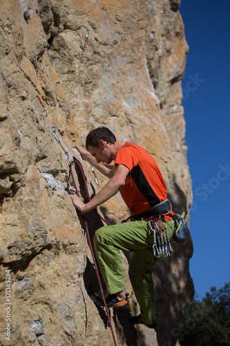 Rock climber to climb the wall