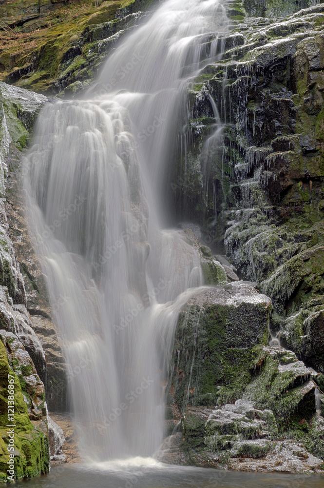 Obraz premium Ein Wasserfall