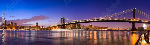 Fototapeta Naklejka Na Ścianę i Meble -  Manhattan Bridge Panorama mit New York Skyline 
