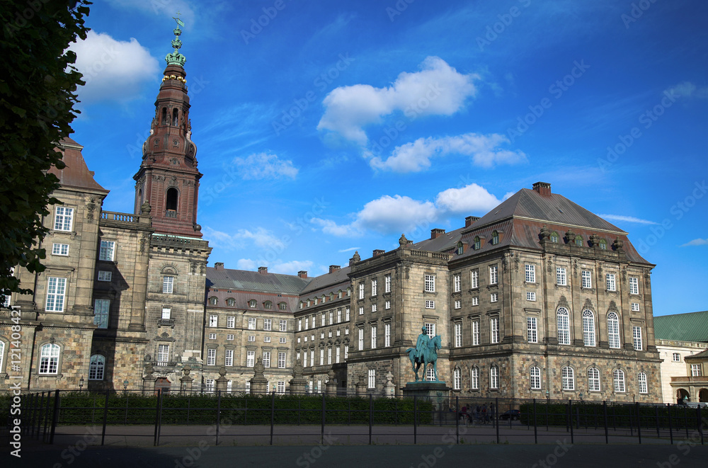 Fototapeta premium Christiansborg Palace in Copenhagen, Denmark