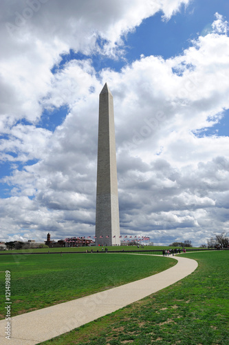 Washington monument in cloud day