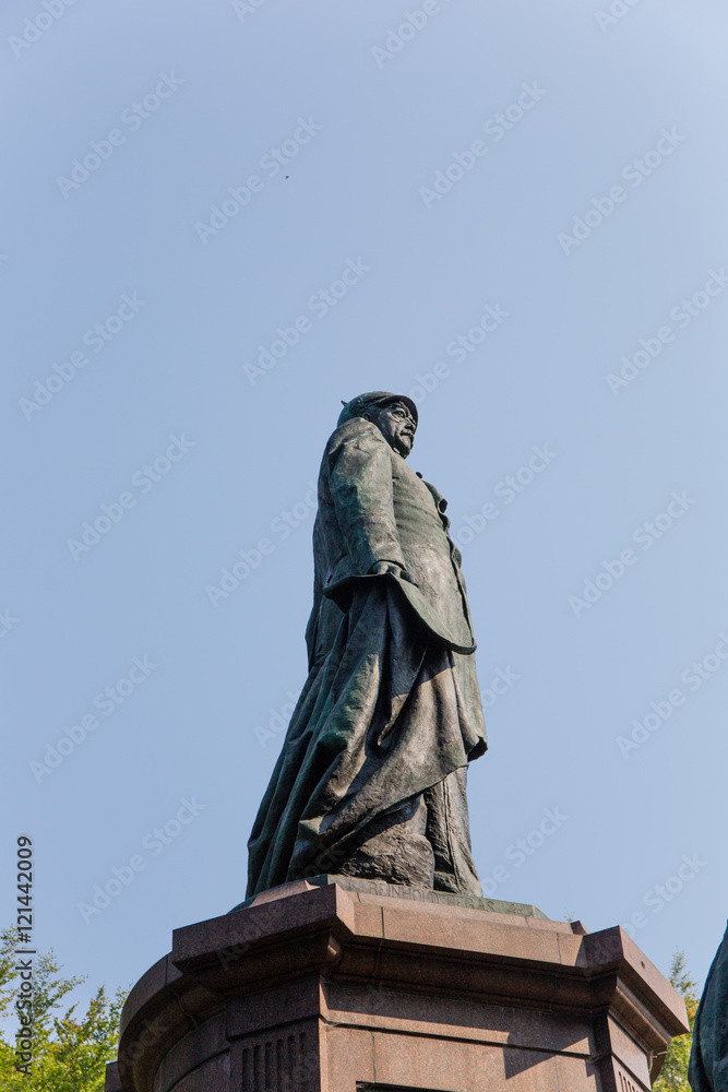 Fototapeta premium Berliner Innenstadt, Bismark Denkmal im Tiergarten am grossen Stern