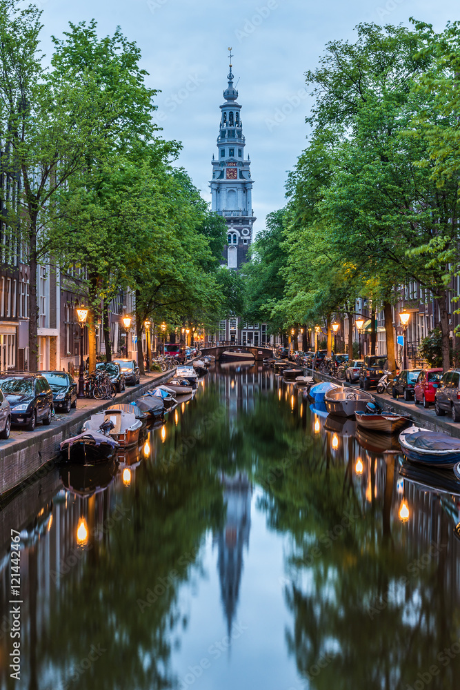 Amsterdam City, Illuminated Building and Canal at night, Netherlands - obrazy, fototapety, plakaty 