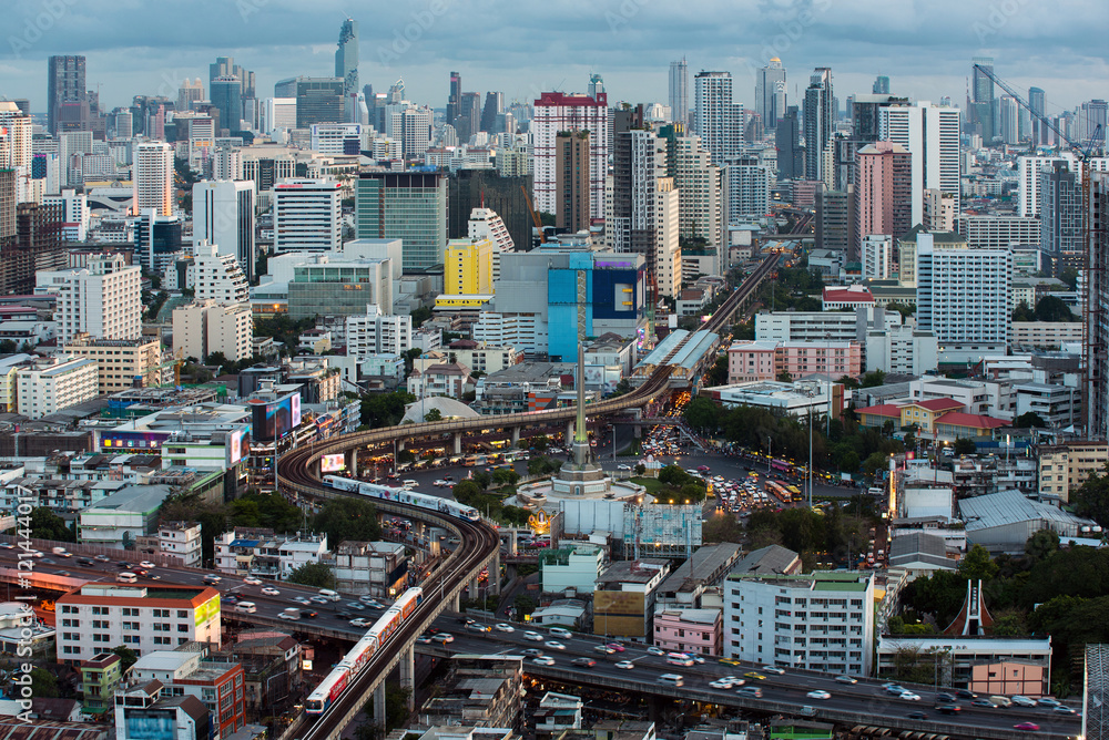 Obraz premium Traffic in Bangkok cityscape