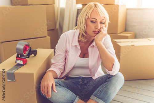 Photos Beautiful woman moving