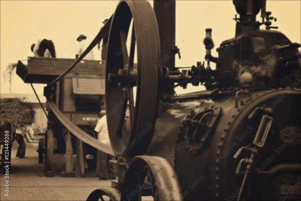 Work on the threshing wheat with a steam engine Work on the threshing wheat with a steam engine