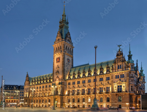 Rathaus Hamburg Seitenansicht