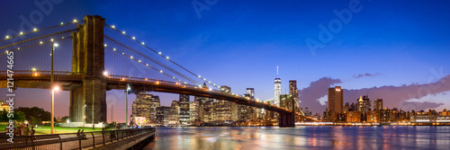 Fototapeta Naklejka Na Ścianę i Meble -  New York Brooklyn Bridge Panorama mit Manhattan skyline