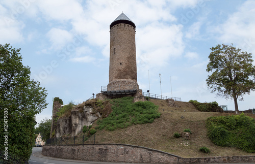 Burgruine Veldenz in Nofelden