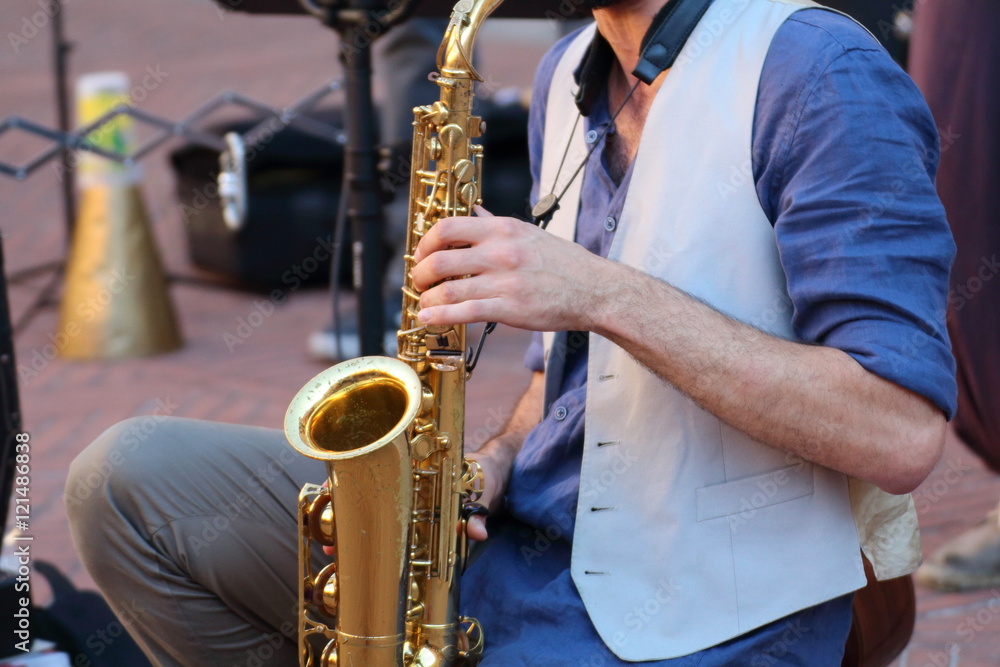 Obraz premium Music in the street, artists and musicians united in the love of the show. 