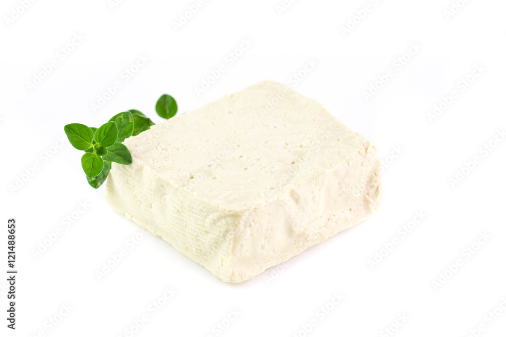 Pezzo di tofu con erbette