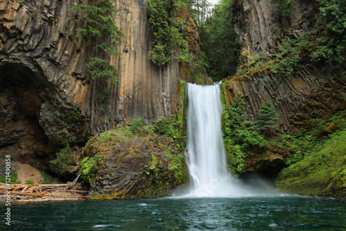 Toketee Falls in Oregon photo