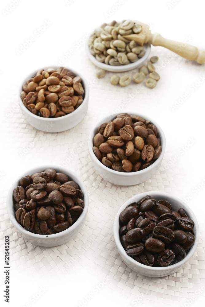 いろいろな種類のコーヒー豆 いろいろな種類のコーヒー豆