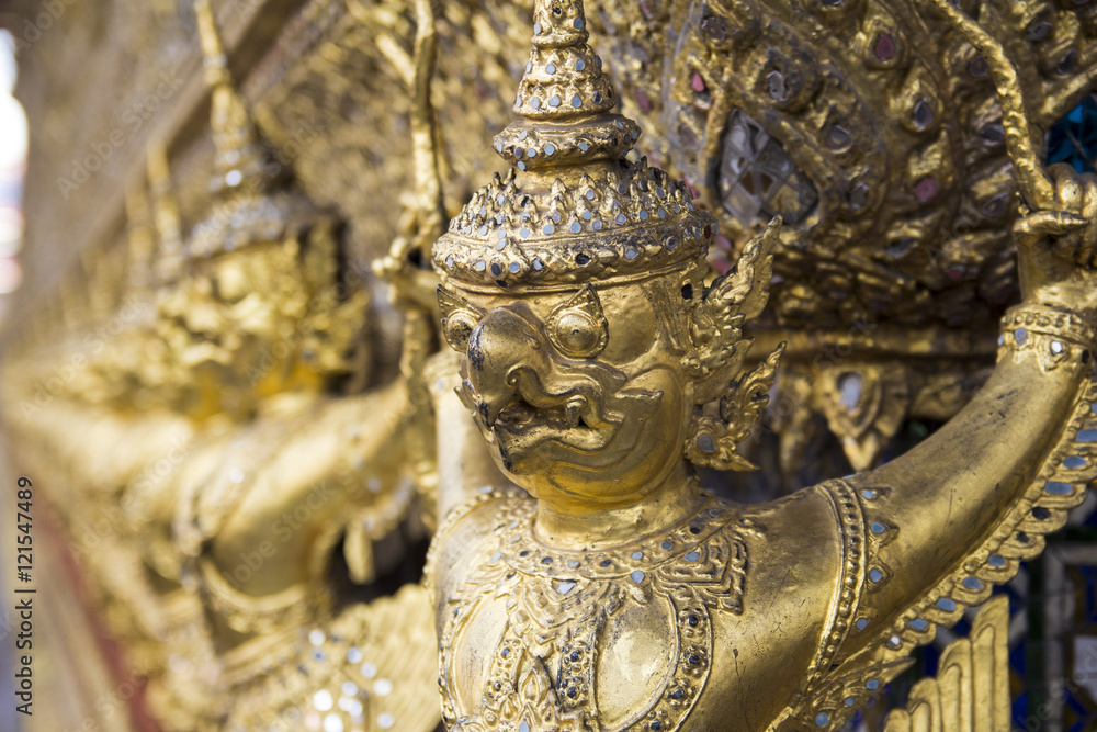 statue buddhist temple bangkok