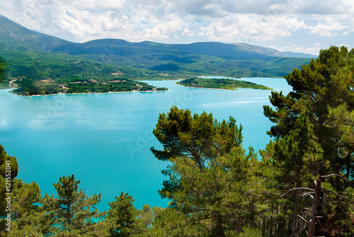 Fototapeta Naklejka Na Ścianę i Meble -  Le Lac du Sainte-Croix, mountain lake in France