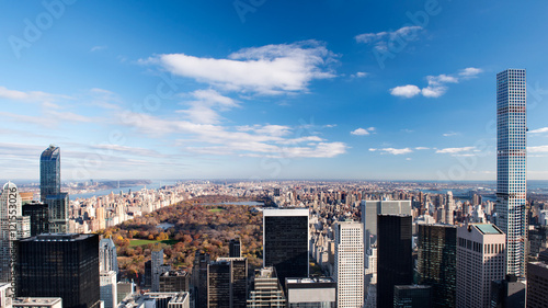 View on central park and skyline of Manhattan, New York, USA © nielsvos