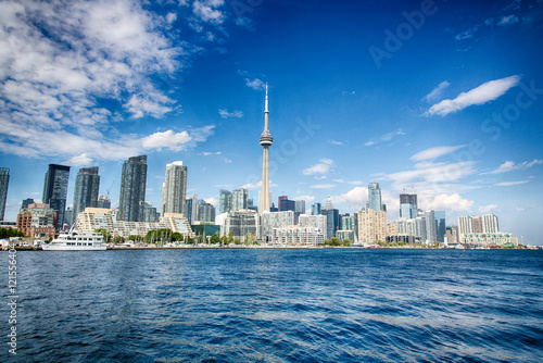 Canvas Print City on the Lake