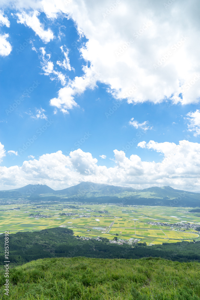 阿蘇大観峰茶店から望む阿蘇市と阿蘇山 6