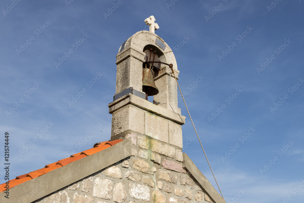 Колокольня церкви святого Ильи в Черногории. Путешествие, отдых, каникулы. 