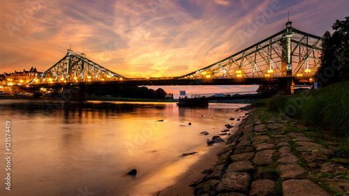 Blaues Wunder in Dresden