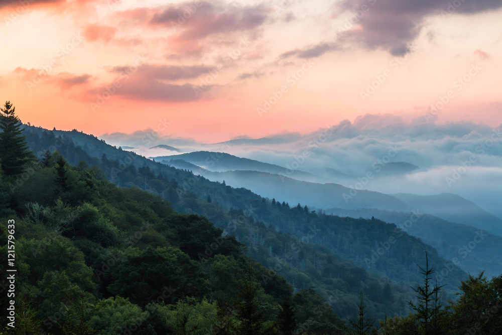 Naklejka premium Rano w Great Smoky Mountains