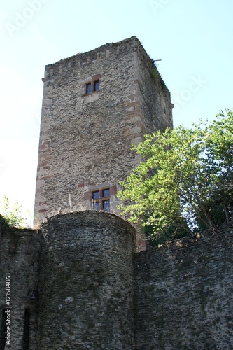 Château et village classé de Belcastel en Aveyron