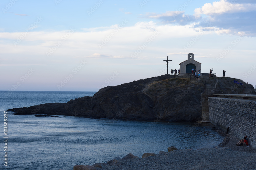  Coastal town of Collioure and Notre Dame des Anges Church , Collioure, Roussillon, Oriental Pyrinees,