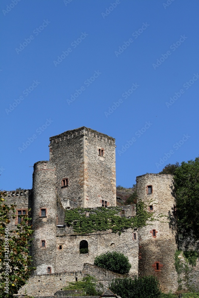 Château et village classé de Belcastel en Aveyron