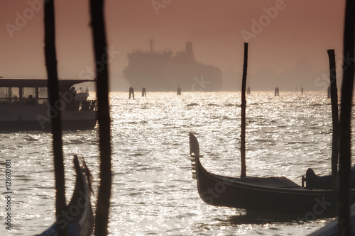 Venezia canal grande photo