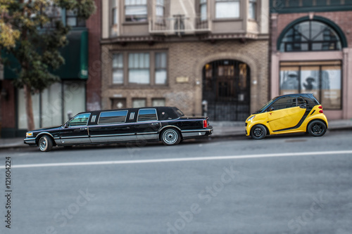 Limousine and mini in the street of San Francisco: symbol of inequality in the city © Christina Felschen