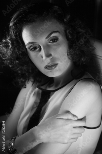 Портрет девушки модели в образе голливудской кинодивы двадцатого века мода стиль красота ностальгия портрет кинематограф © luchiyapostike