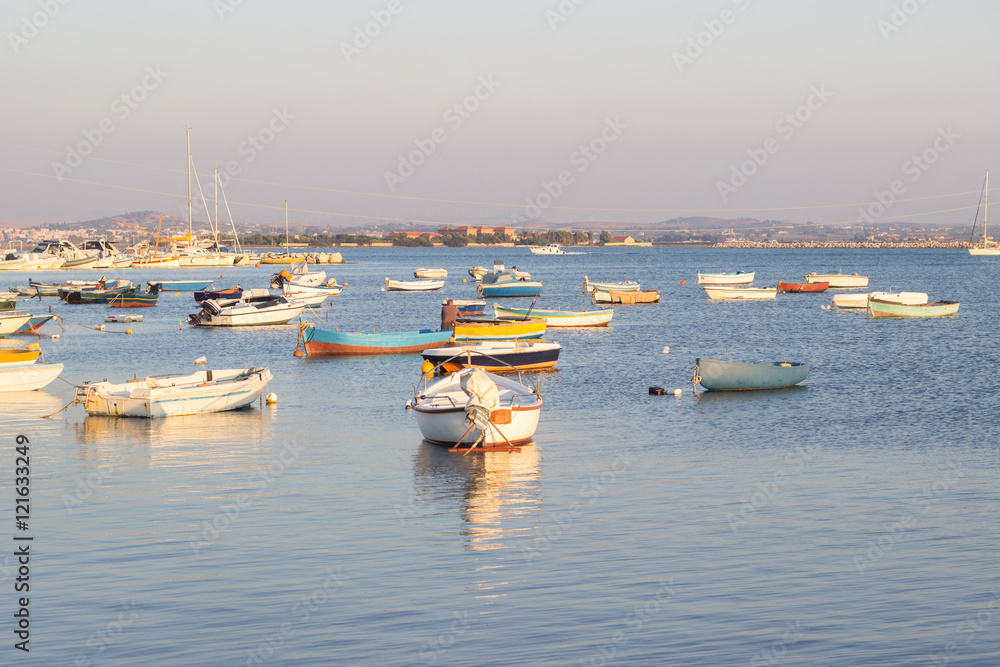 Obraz premium Fishing boats in sea