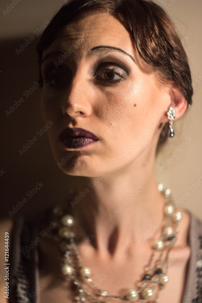 Obraz premium Женщина модель в образе голливудской кинозвезды мода стиль красота макияж портрет